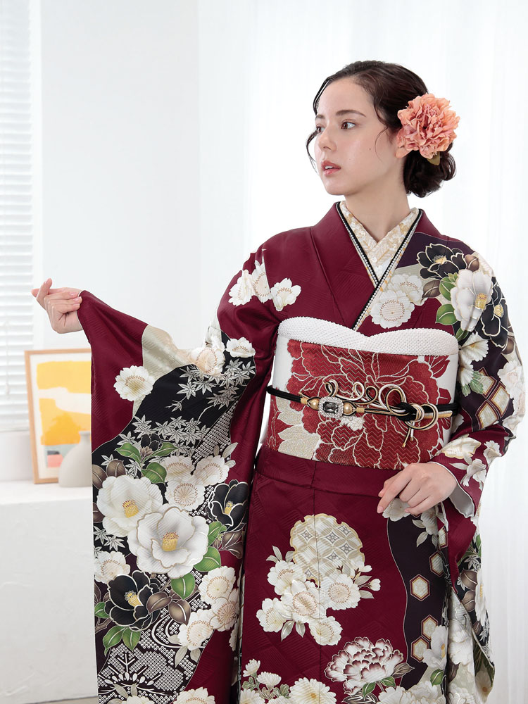 重厚感と気品を併せ持つ、静謐でありながら芯のある美しさを感じる振袖