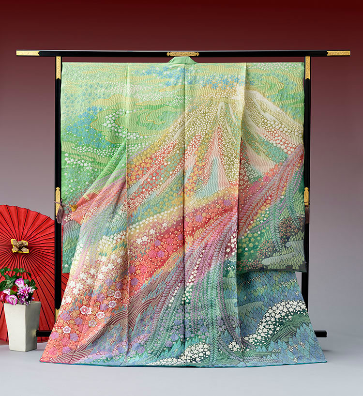 職人の技が光る総絞りと多彩なぼかし染め。華やかさと上品さを兼ね備えた逸品振袖。