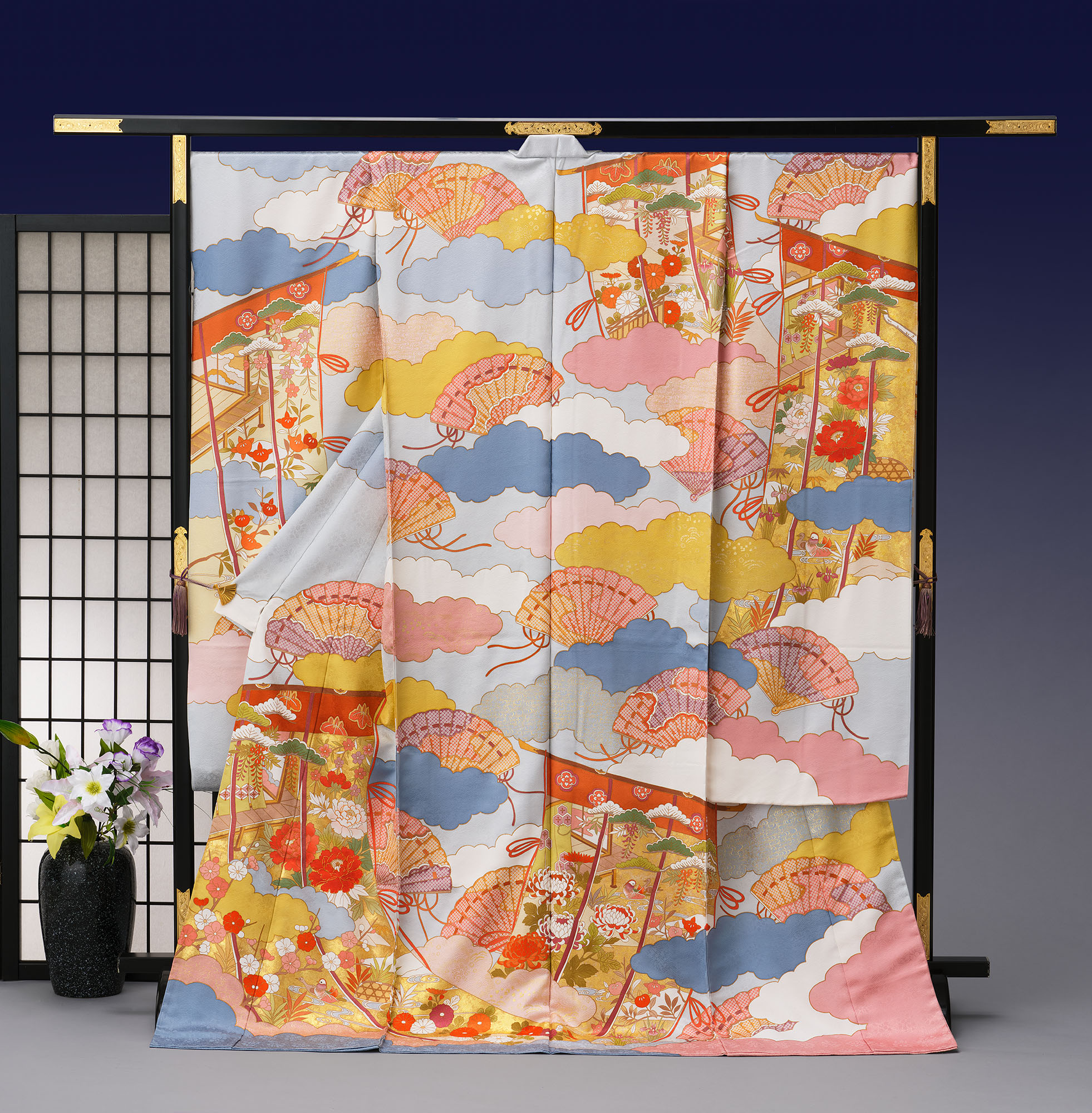 ロイヤル作家 藤井寛作 手描き京友禅振袖 『雲取り疋田扇子に几帳』